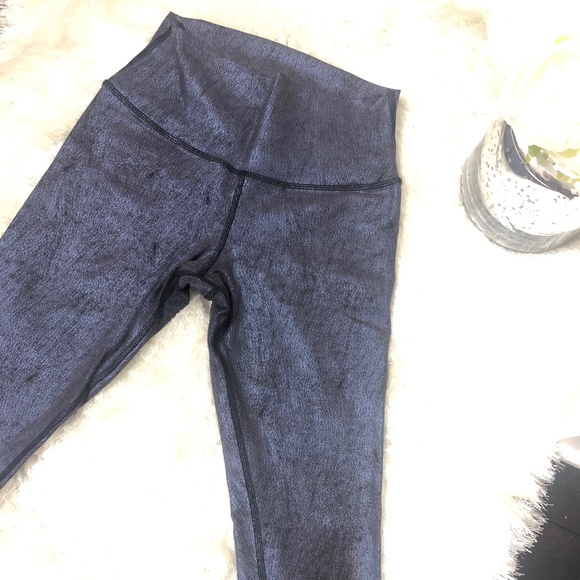 ALO Yoga Metallic Airbrush High Waist Leggings - Picture 7 of 10